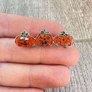 Three Little Pumpkins Three Jack-o’-lanterns Halloween Brooch Pin